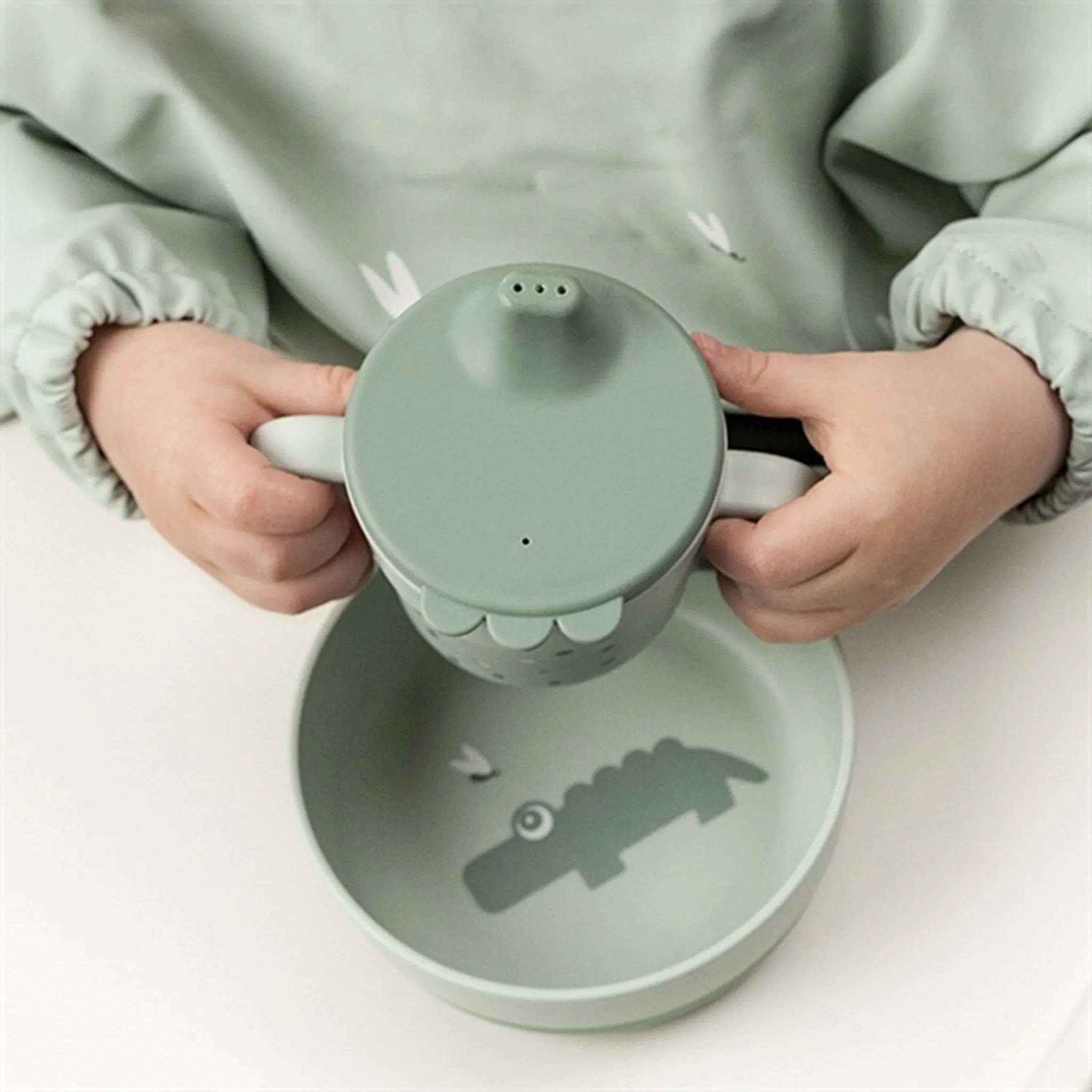 Done by Deer Foodie Spout Cup Happy Dots Green