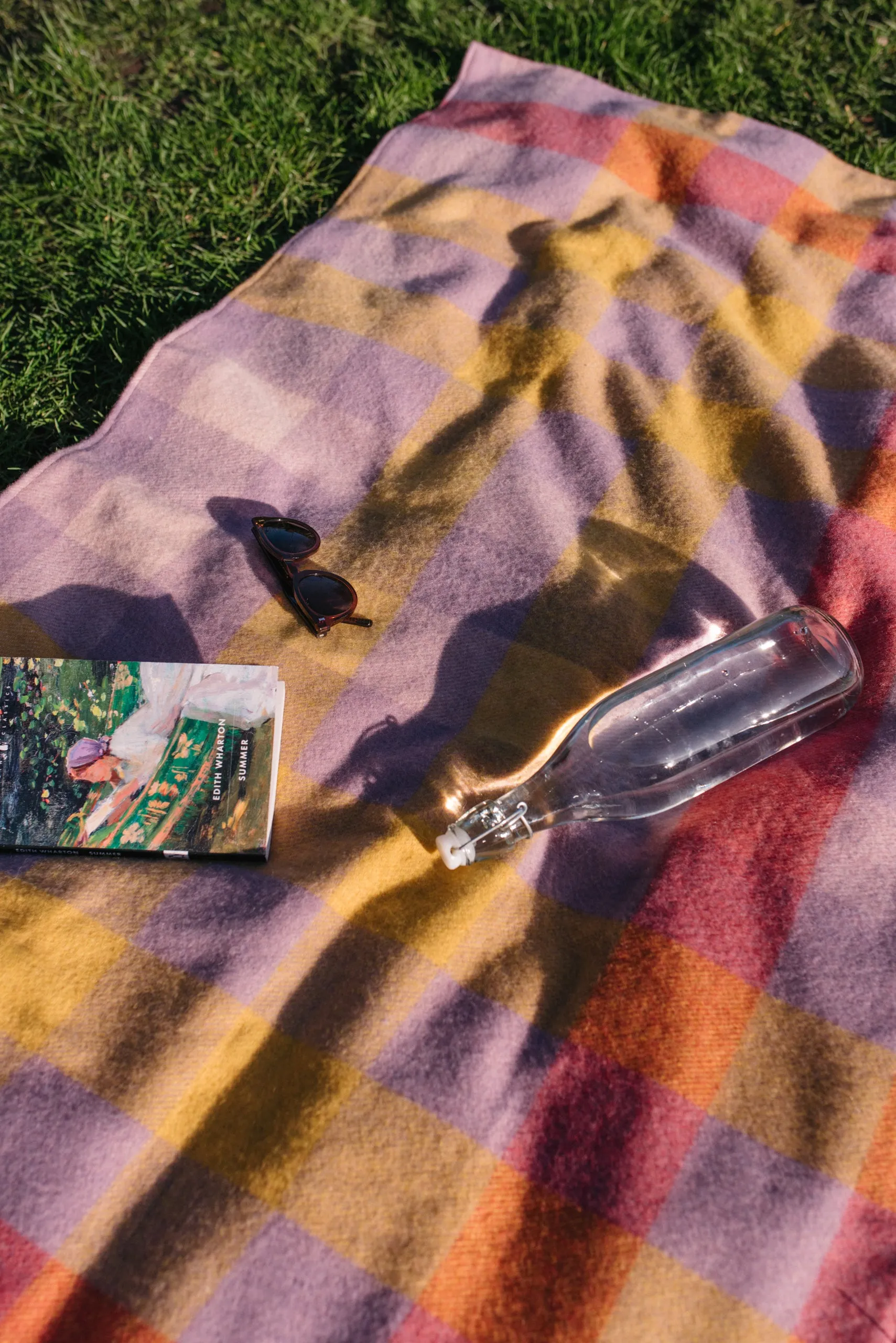 Recycled Wool Small Picnic Blanket in Lilac Gradient Gingham