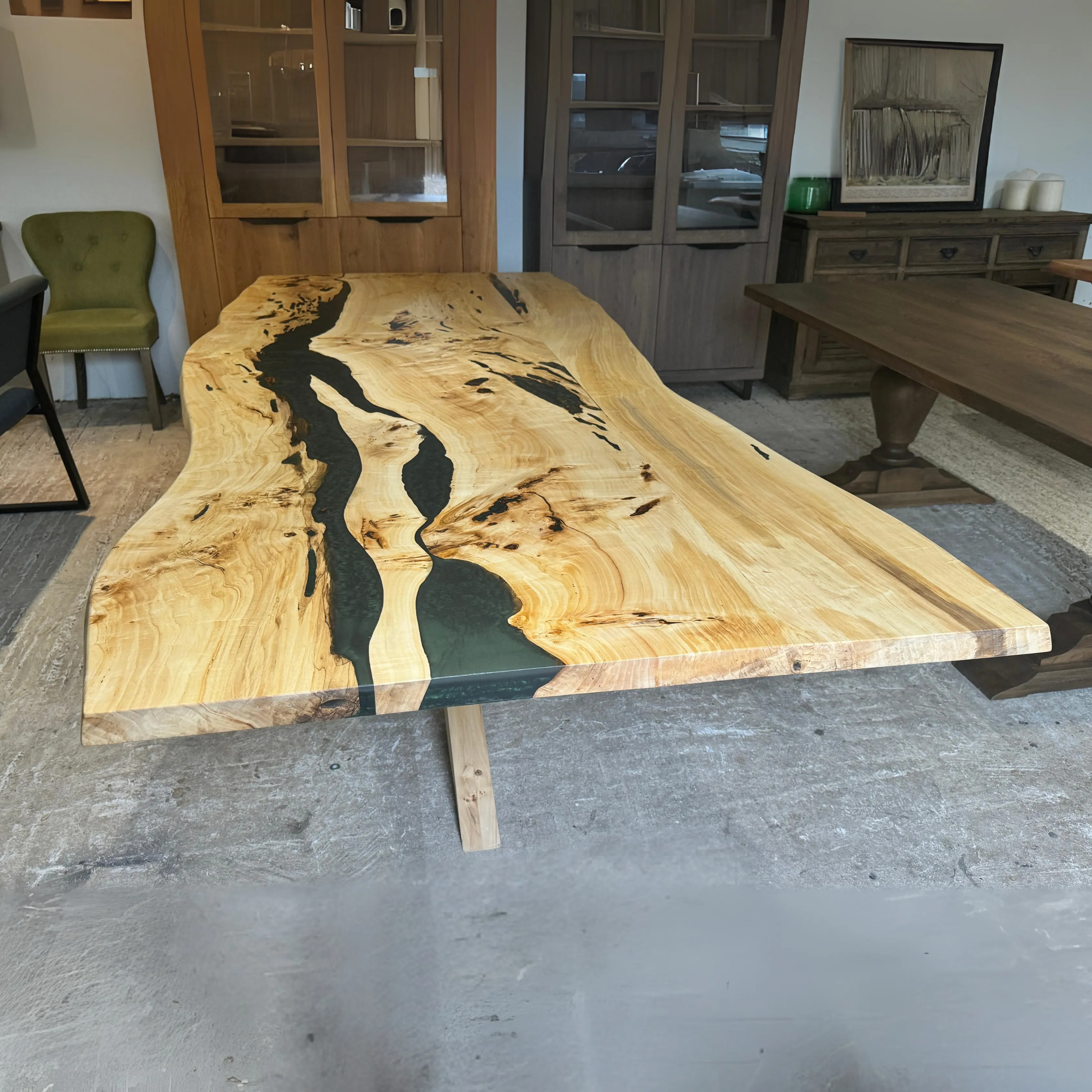 The Poplar Resin: 12 Seater Table