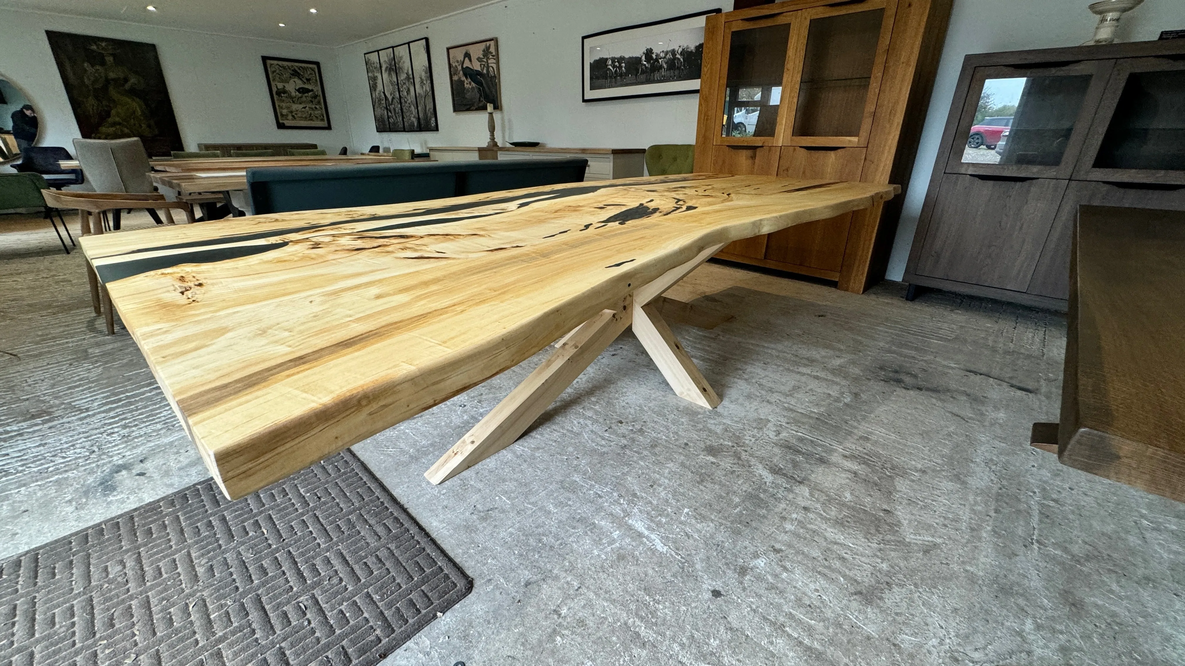 The Poplar Resin: 12 Seater Table