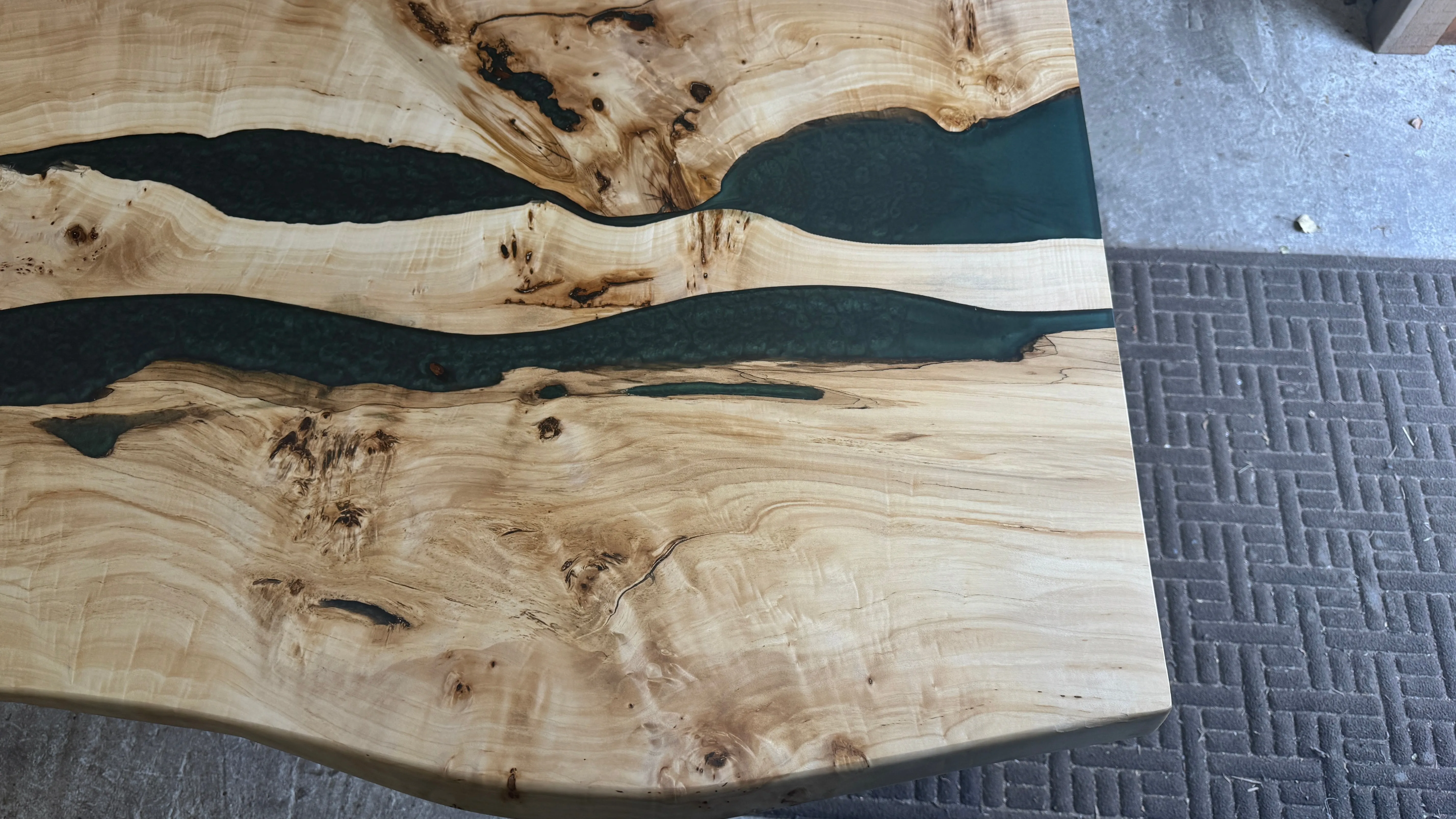 The Poplar Resin: 12 Seater Table