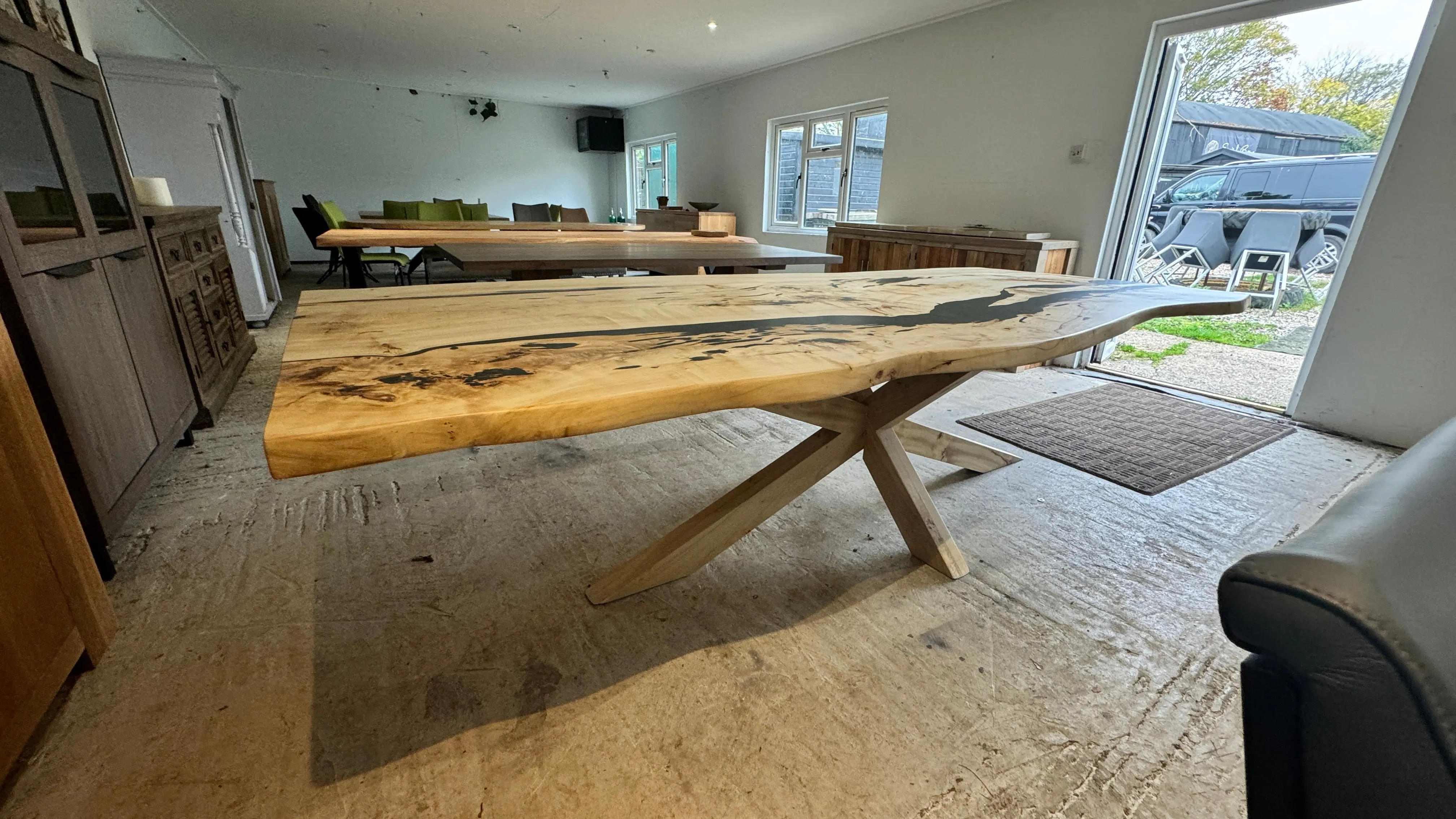 The Poplar Resin: 12 Seater Table