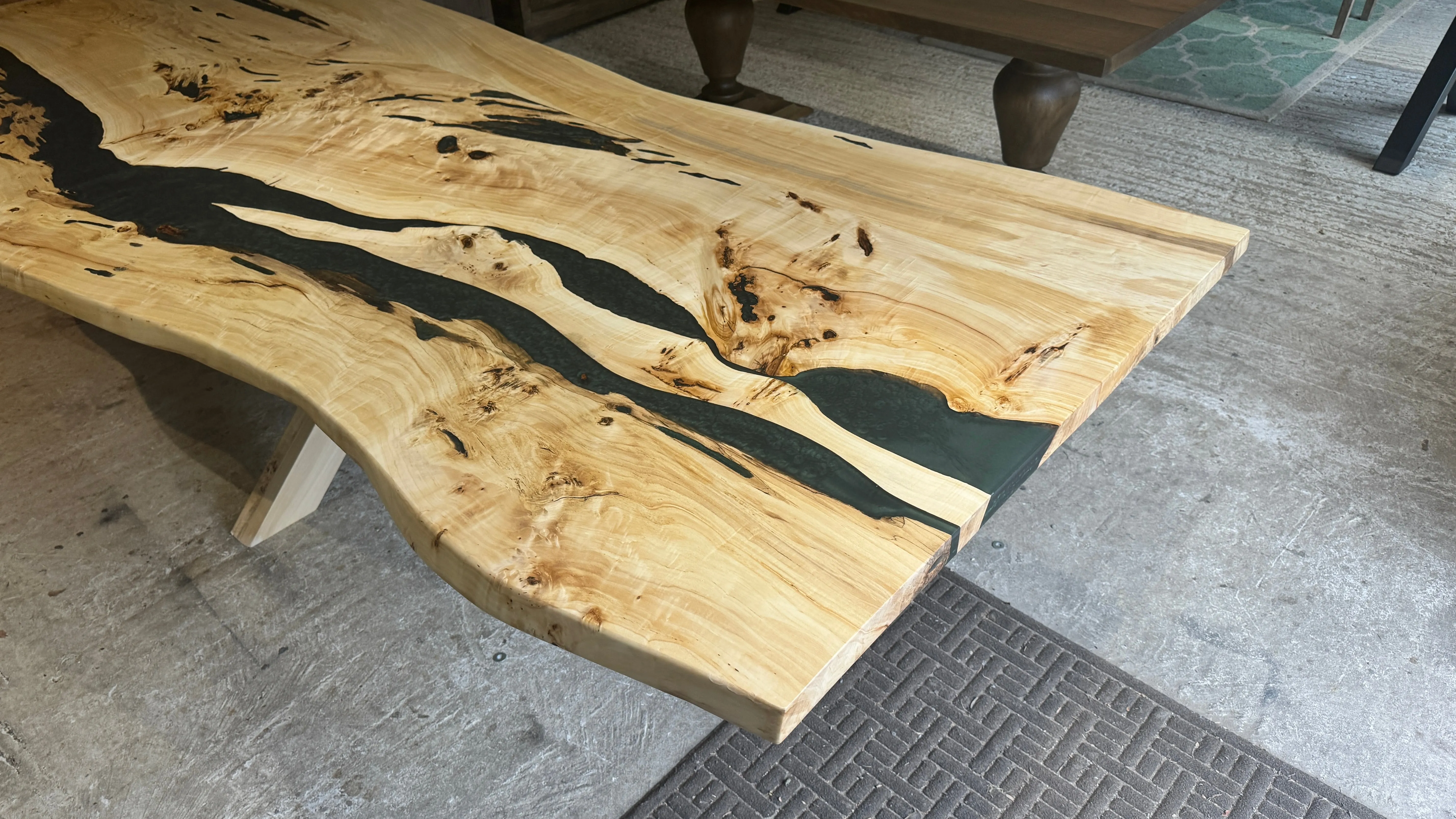 The Poplar Resin: 12 Seater Table