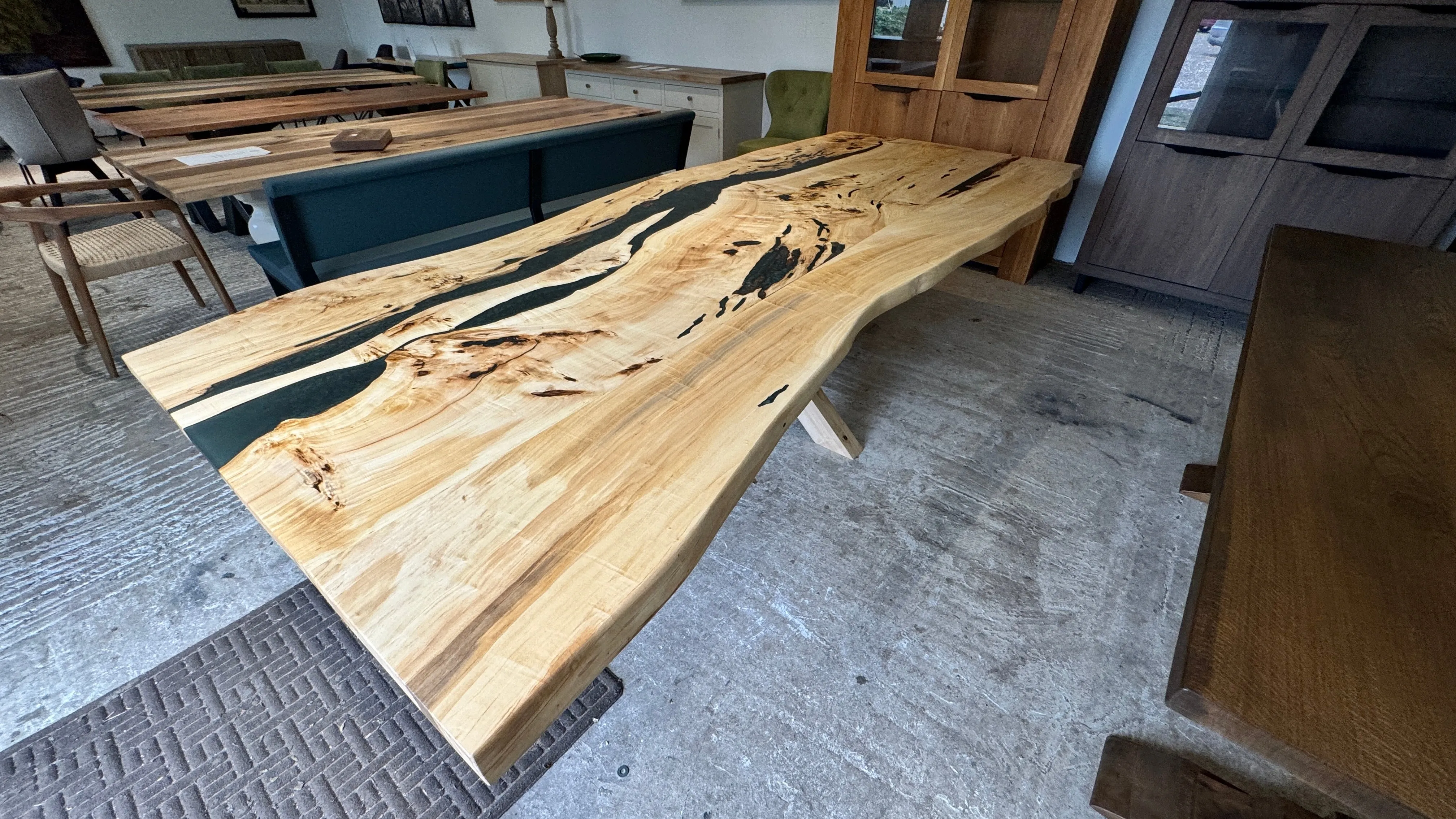 The Poplar Resin: 12 Seater Table
