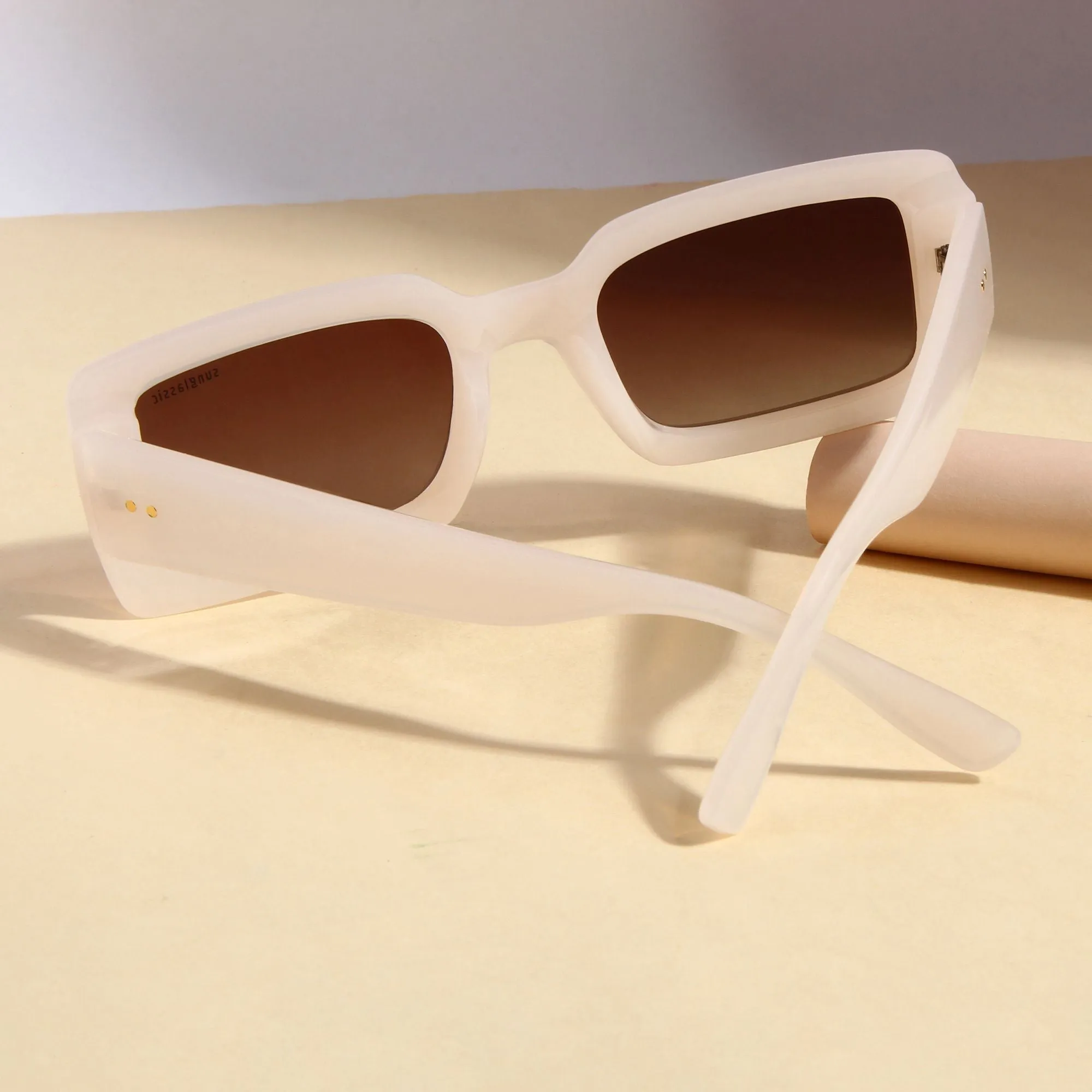 Victoria. Beige Brown Polarized Rectangle Sunglasses